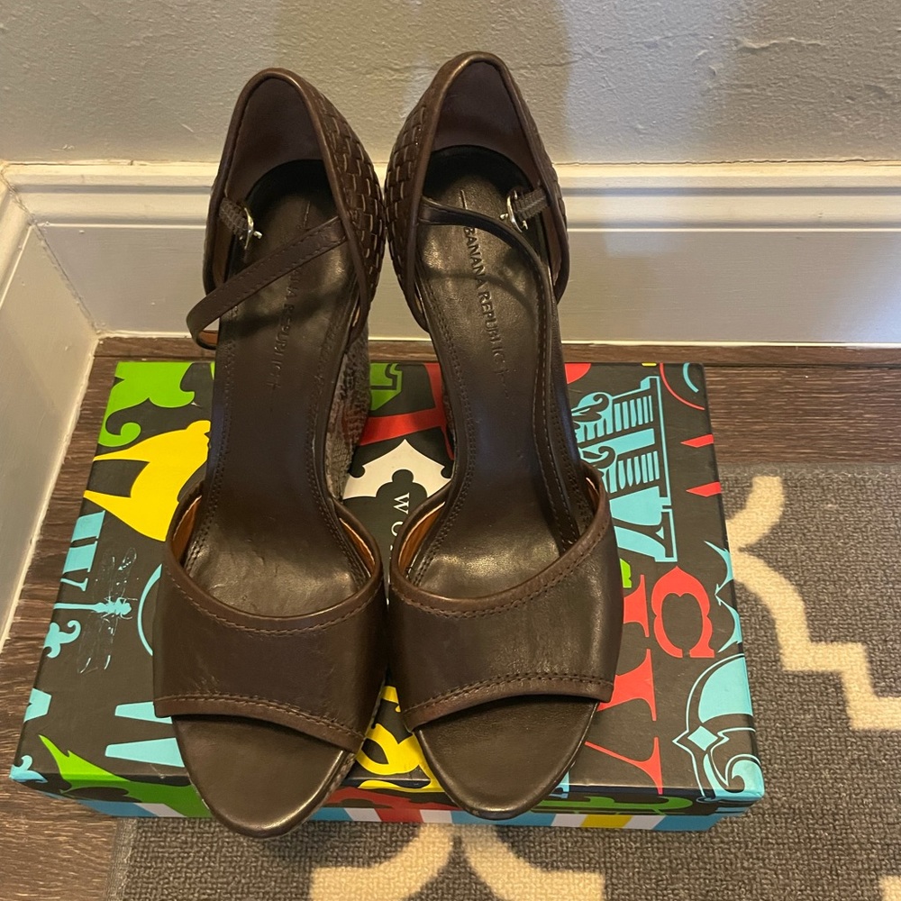 Banana Republic sandals